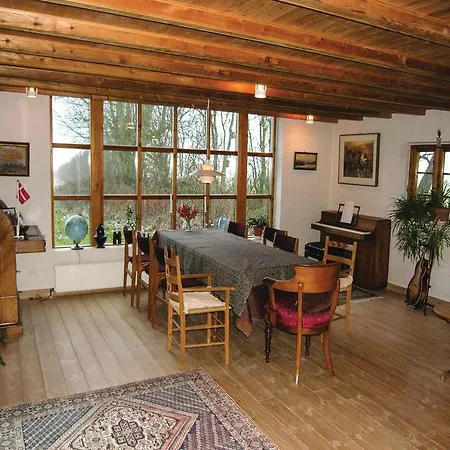 Four-bedroom In Tatil Evi *
